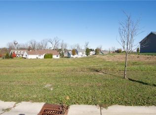 801 Lost Creek Dr, Bellefontaine, OH 43311