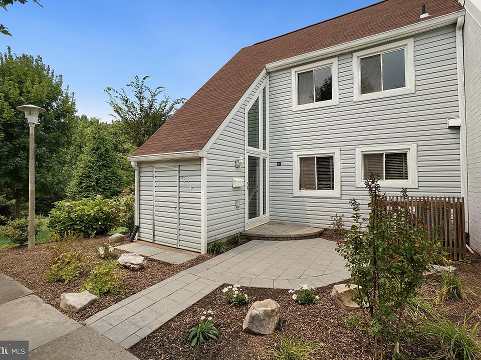 1st image of 1530 Goldenrain Ct