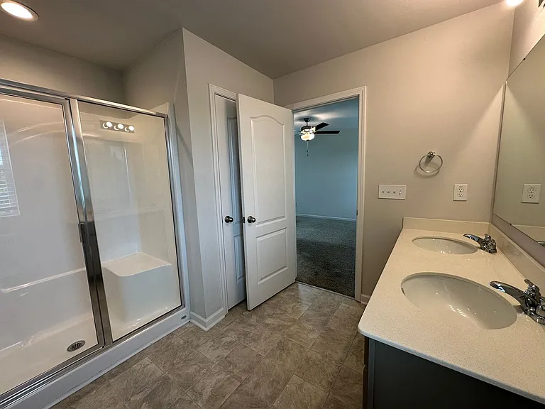 216 Melbourne Dr — Photo 26