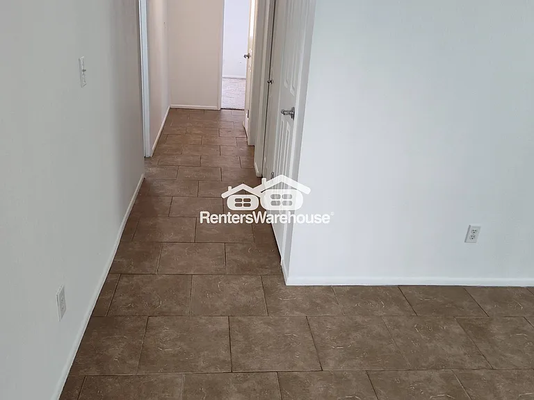 1336 N 85th Pl — Photo 5