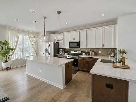 4th image of 13275 Dowdens Ridge Dr