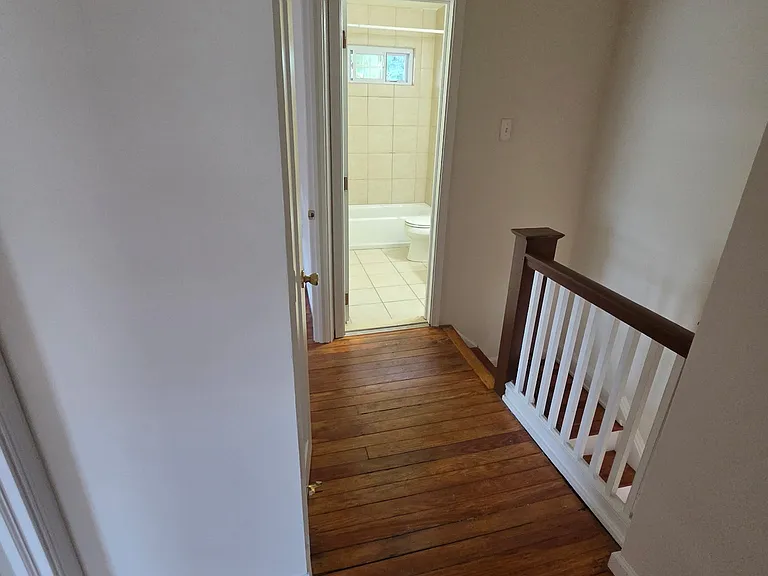 812 Glen Ter — Photo 10