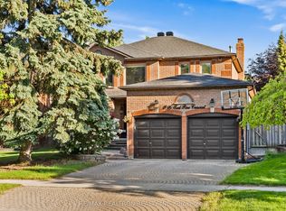 1016 Red Pine Cres, Mississauga, ON L5H4E8
