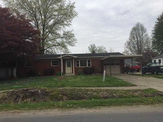 84 S Main St photo 1