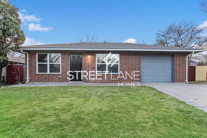 1st image of 713 Woodford Ln