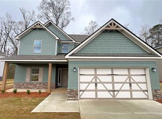 235 Meadowlark Dr, Smiths Station, AL 36877