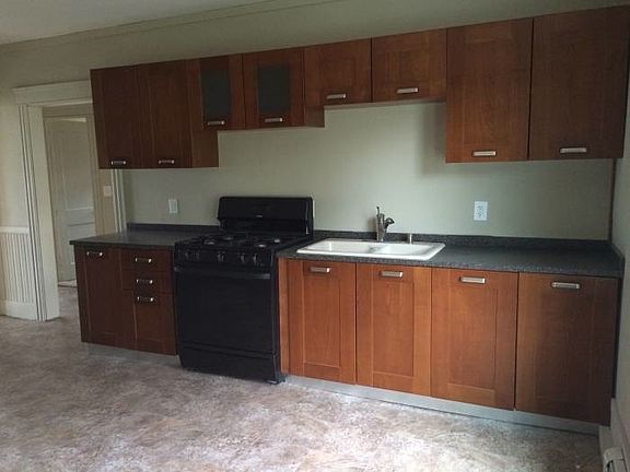 Eat-In Kitchen 3