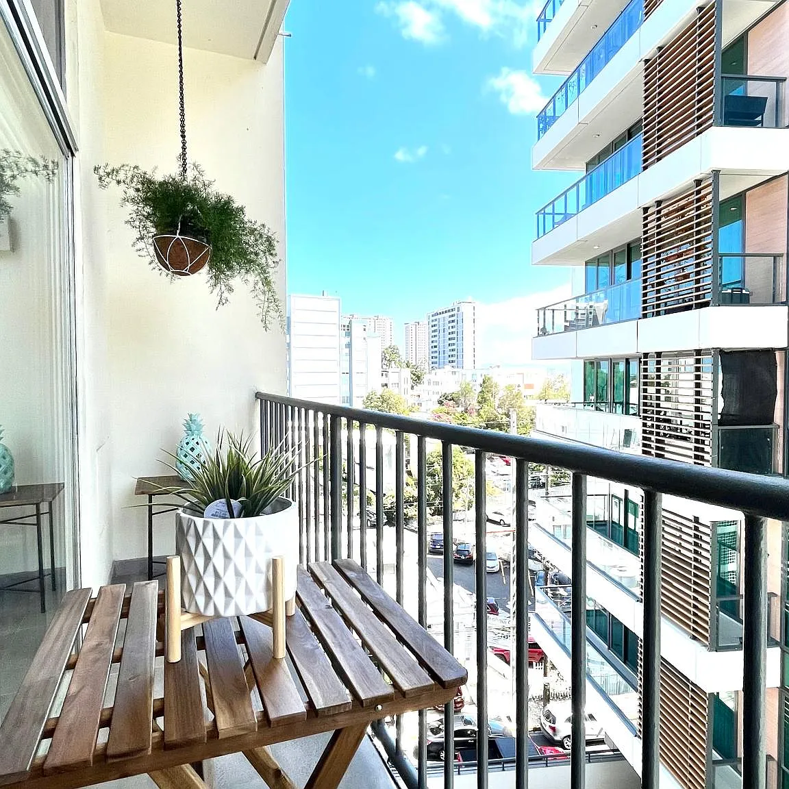 1 bed, 900 sqft, $1,750 — Photo 2