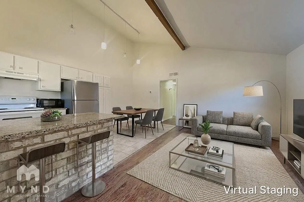 2 bed, 2.0 bath, 900 sqft, $1,599 — Photo 1