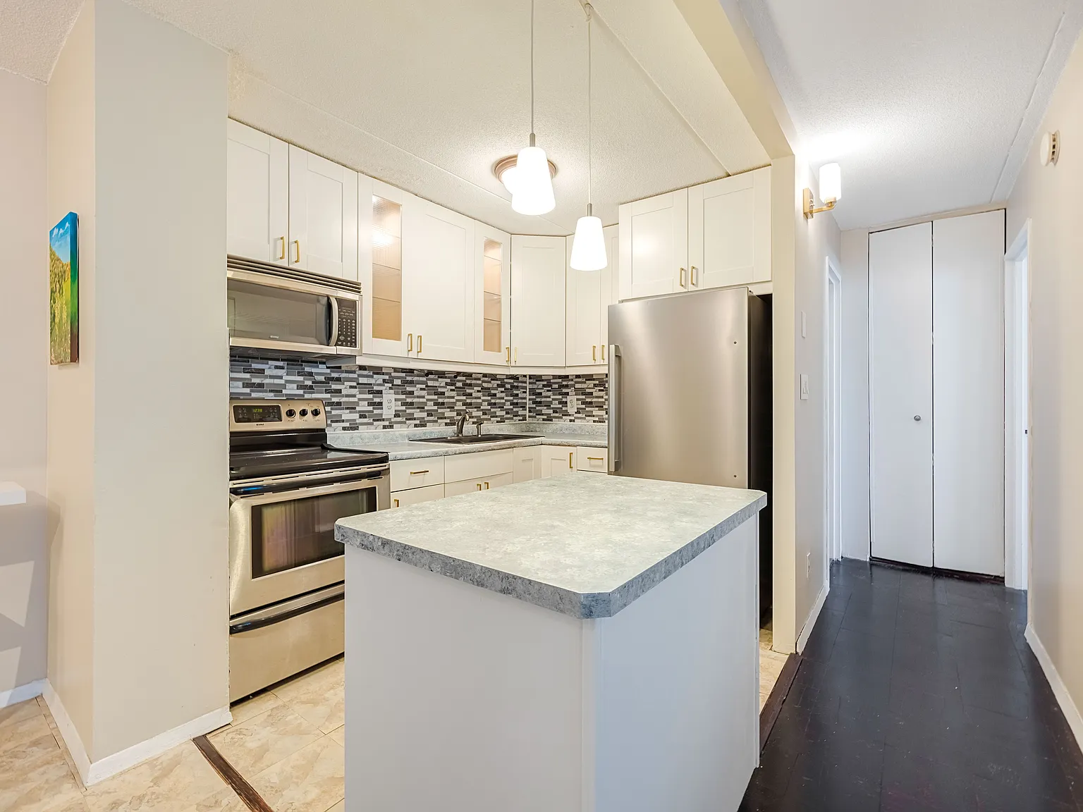 1 bed, 785 sqft, $2,395 — Photo 2