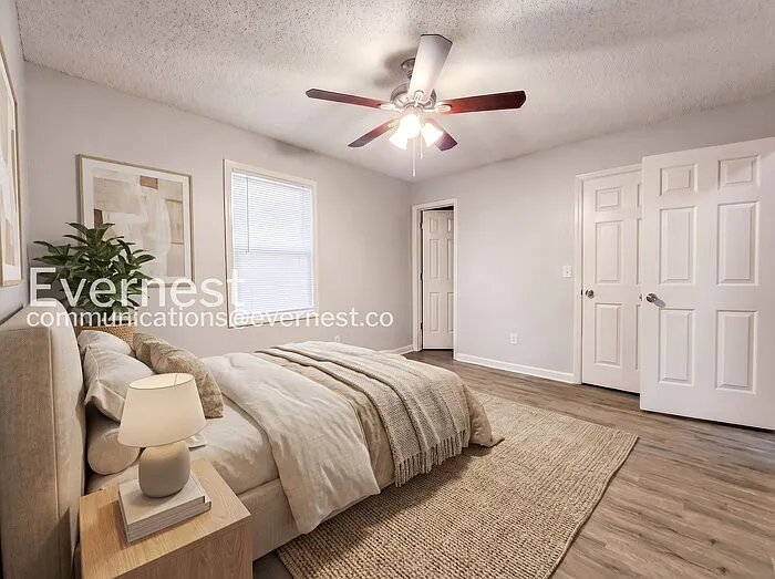 229 Hampton Dr — Photo 3