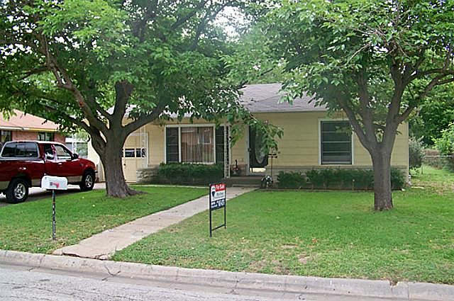 1st image of 1112 Whaley Dr