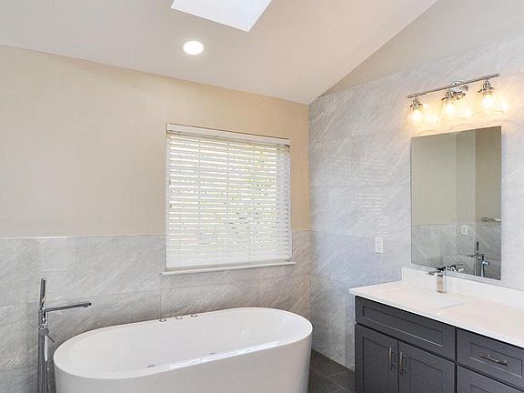 5th image of 5507 Edson Ln