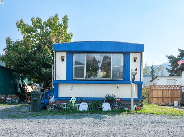 800 King St #22, Powers, OR 97466