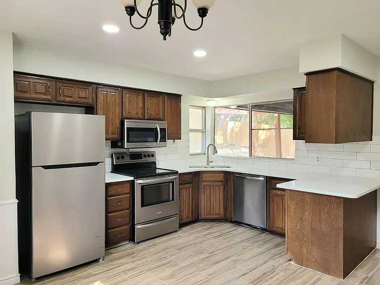 701 Salem Dr — Photo 11