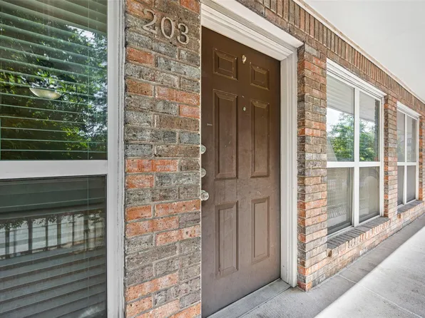 2220 Leon St APT 203, Austin, TX 78705