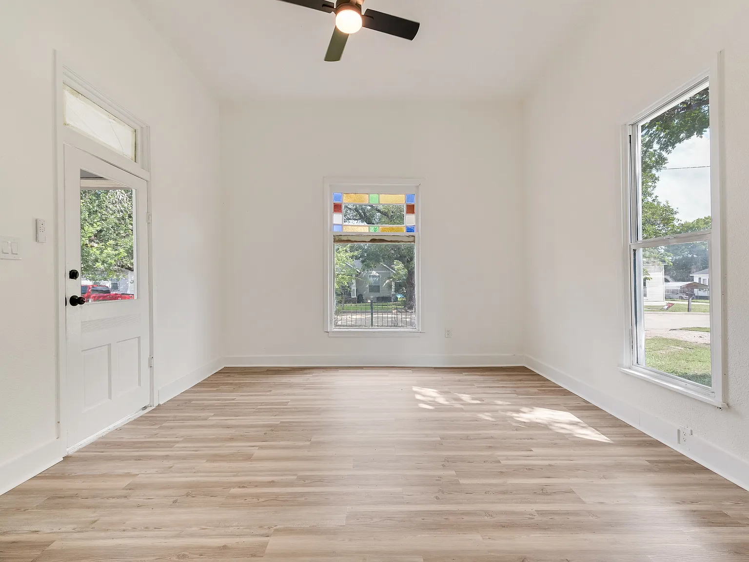 3 bed, 1741 sqft, $2,100 — Photo 4
