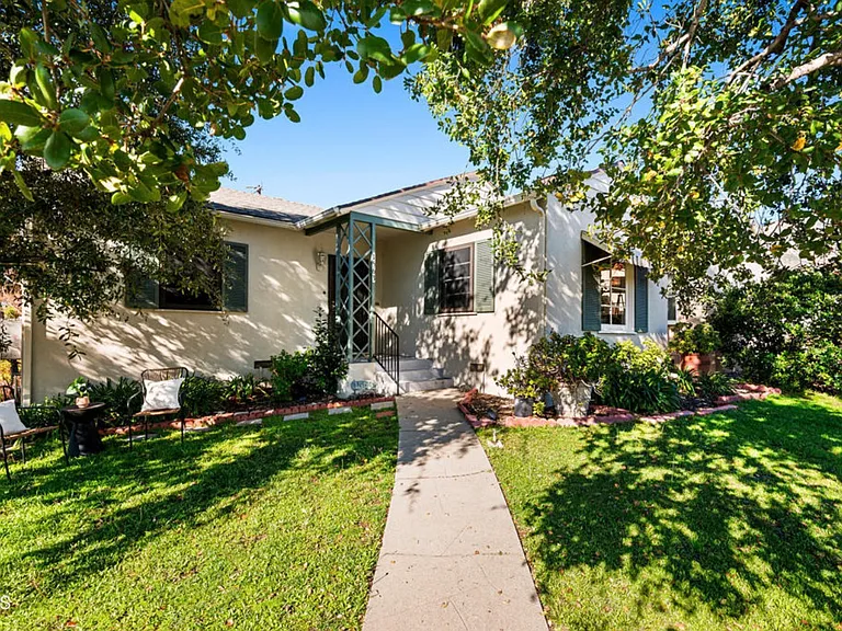 1563 Valencia Ave — Photo 34