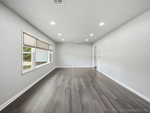 5th image of 1311 Vieux Dr