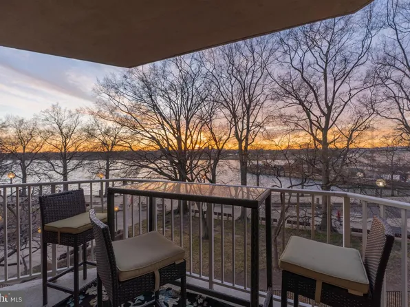 550 N St SW APT S201, Washington, DC 20024