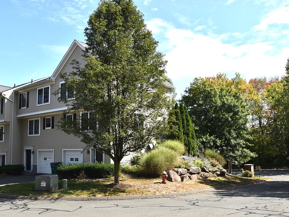 1st image of 62 Donahue Ln #62