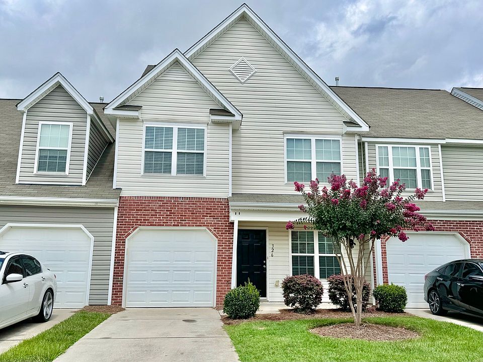 1st image of 326 Robyns Glen Cir