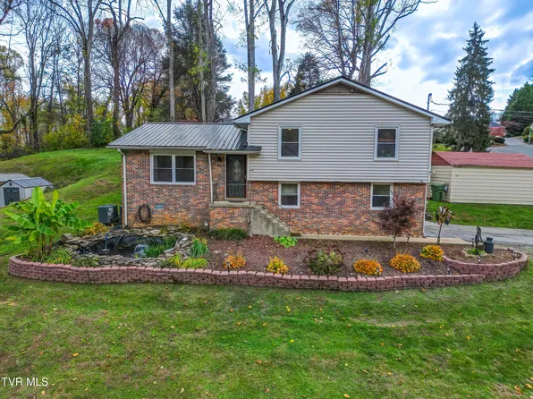 304 Deerfield Dr, Bristol, TN 37620