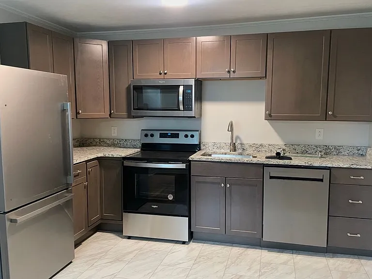 226 Fairgrounds Rd — Photo 9