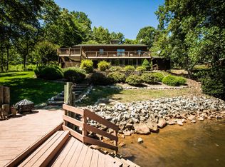 238 Meadow Point Dr, Moneta, VA 24121