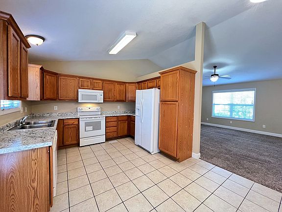 3rd image of 4127 Oakstone Ln