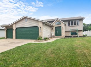 2970 Tulip Ln, Hobart, IN