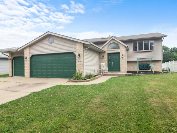 2970 Tulip Ln, Hobart, IN 46342