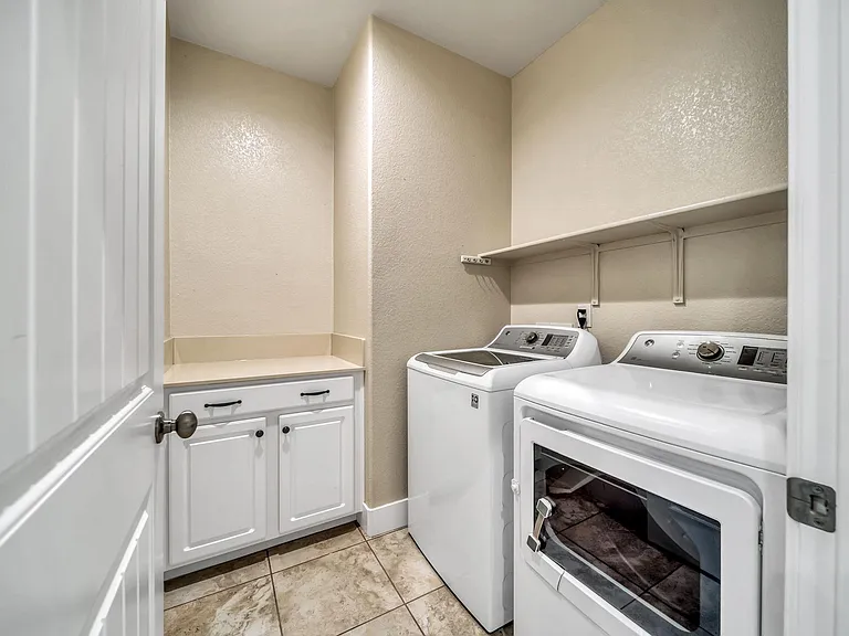 1914 Balsam Ct — Photo 23