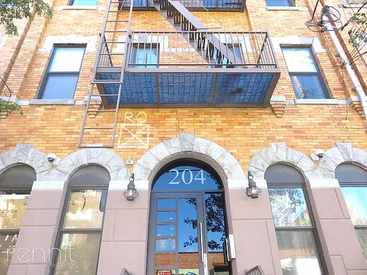 Rented by Rennit Inc. | media 32
