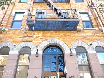 Rented by Rennit Inc.