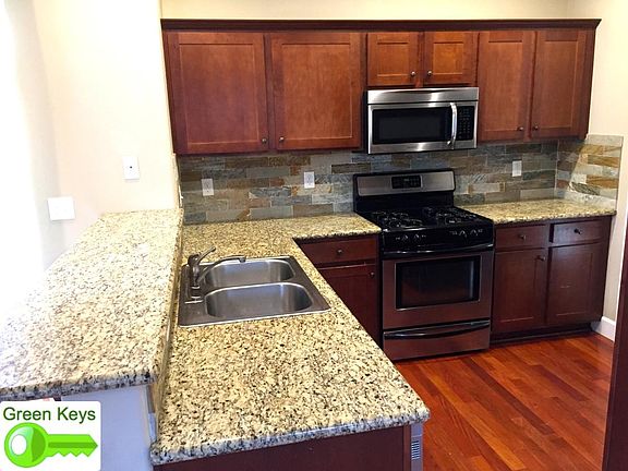 Kitchen: View2