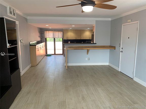 2nd image of 2930 Day Ave Penthouse 1N