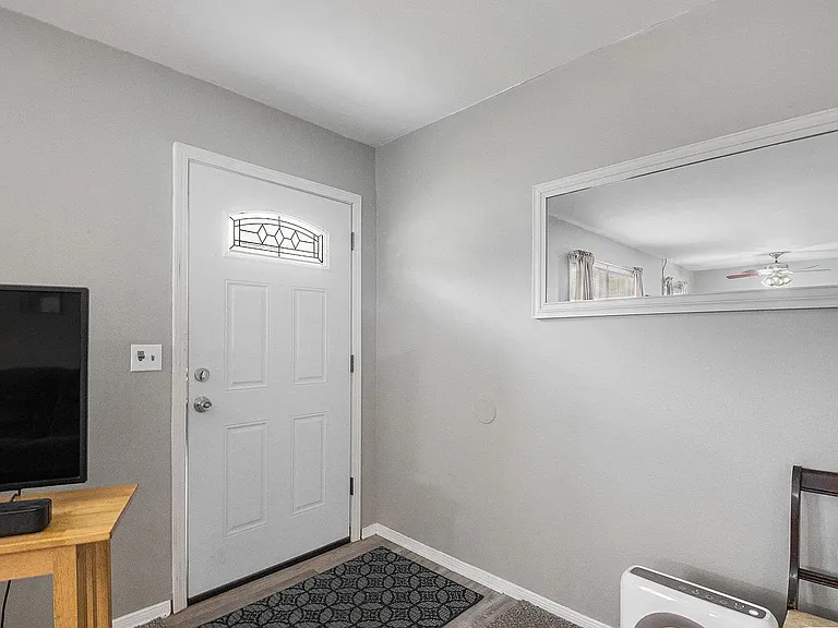 520 S 70th St — Photo 20