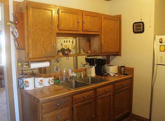 5th image of 10375 Menzies St