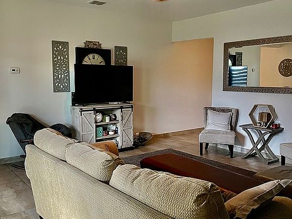 4th image of 7910 Clearwater Blvd