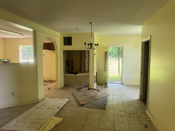 5th image of 1530 County Road 437