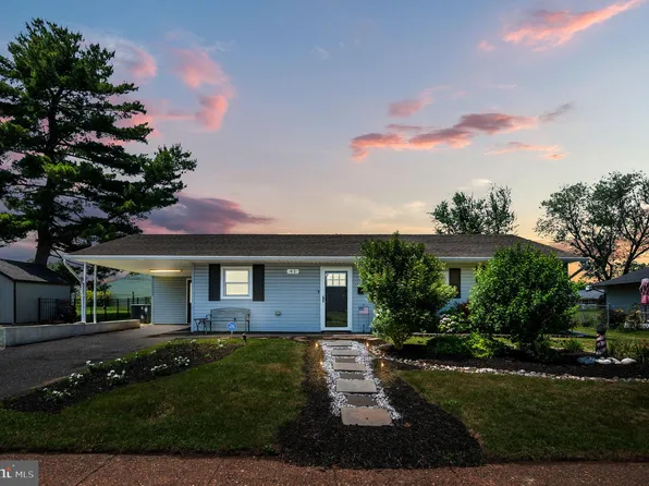 41 Good Ln, Levittown, PA 19055