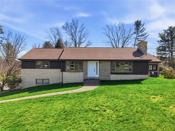 104 Willow Dr, Canonsburg, PA 15317