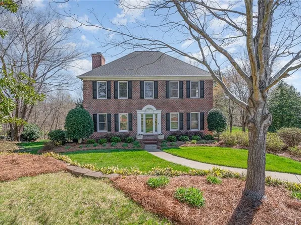 8068 Glengarriff Rd, Clemmons, NC 27012