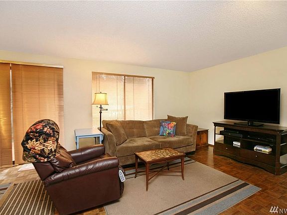 3rd image of 18450 5th Ave NE
