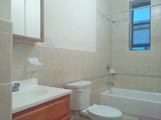 Rented by Bohemia Realty Group | media 38