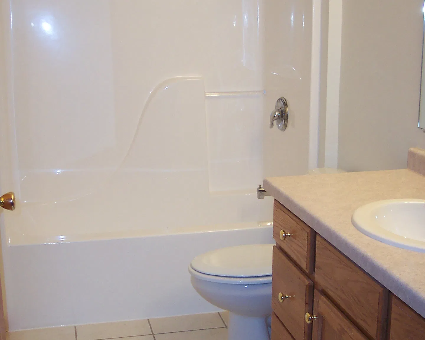 2 bed, 1200 sqft, $1,250 — Photo 3