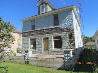 414 N Elm St, Three Oaks, MI 49128