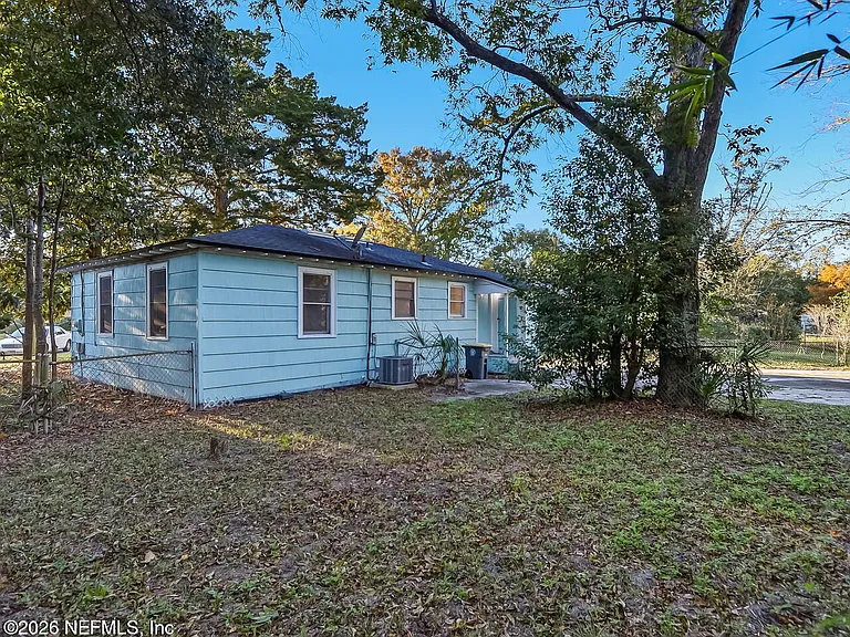 1901 Pullman Ct — Photo 24