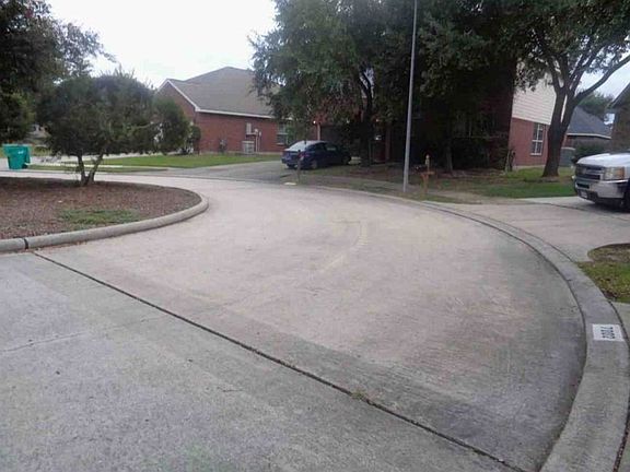 Exterior Neighborhood (street photo)
